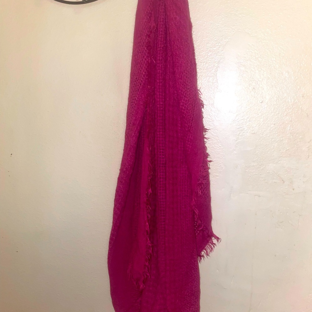 Old Navy Women’s scarf/wrap New